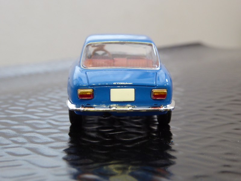 Illustration for article titled Hot Sixty 4th: Tomica TLV - Alfa Romeo GT1300